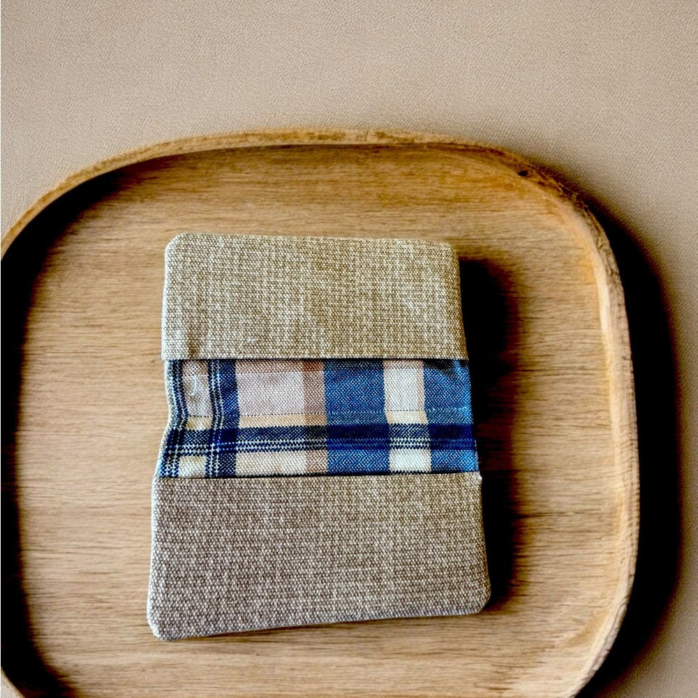 Card holder for business cards or credit/ID cards